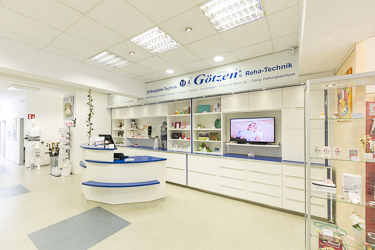 StudioLaMagica Innenraumfoto 4: Verkaufsraum eines Orthopädieschuhgeschäftes